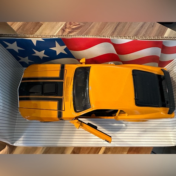 1970 FORD BOSS MUSTANG with Shaker Hood| Orange| Die Cast Metal - Picture 5 of 8